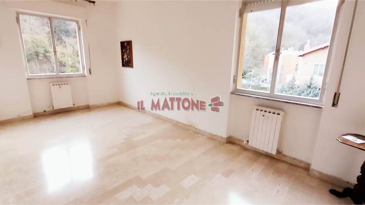 MIGNANEGO, 4 VANI ARREDATI CON BALCONE E ASCENSORE