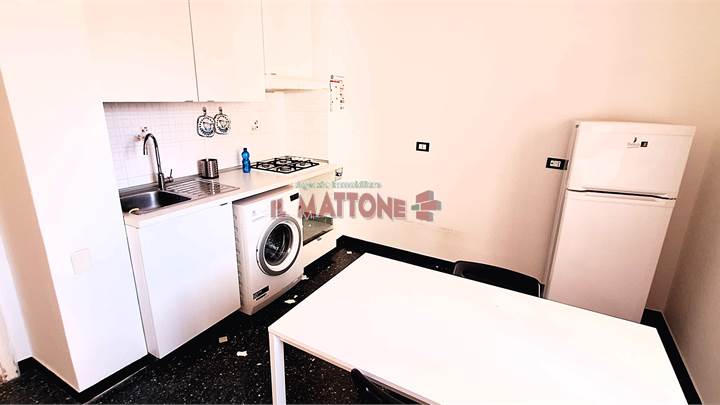 Studio flat 在 出租 到 Genova