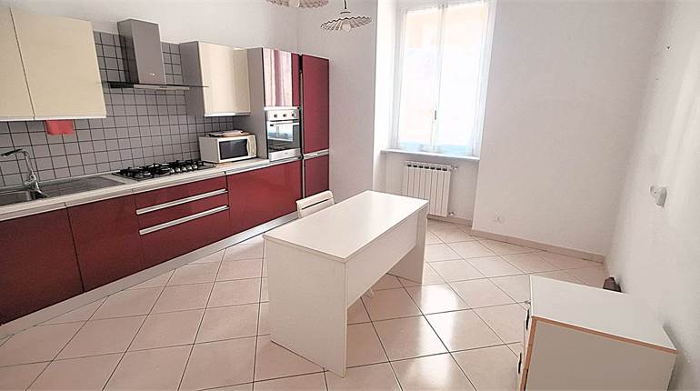 FOCE, GROSSE 6 ZIMMER MIT BALKON UND AUFZUG