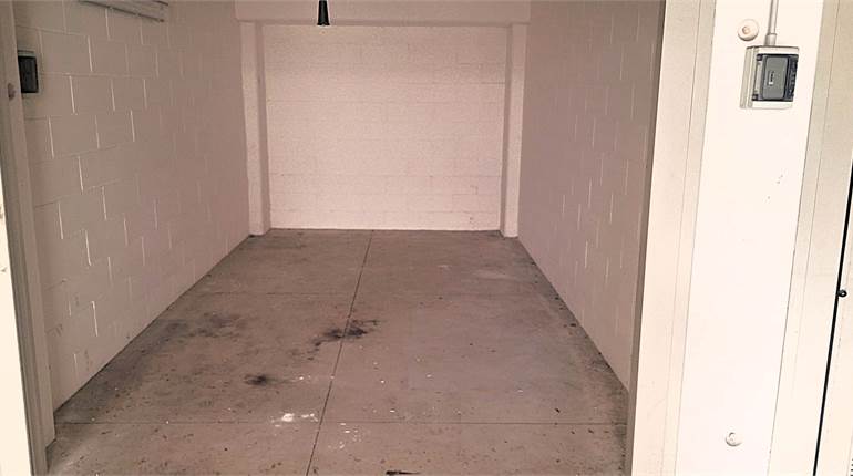 CENTRE CAMPOMORONE - GRAND GARAGE PRATIQUE