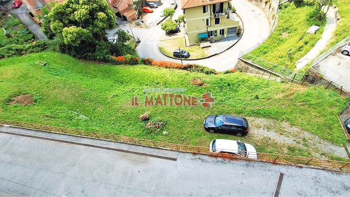 Terreno carrabile di circa 1000 mq a Pontedecimo.