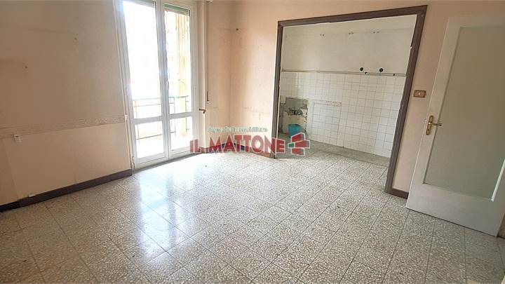 CAMPOMORONE - Apartamento amplio y luminoso con balcón y vistas despejadas.