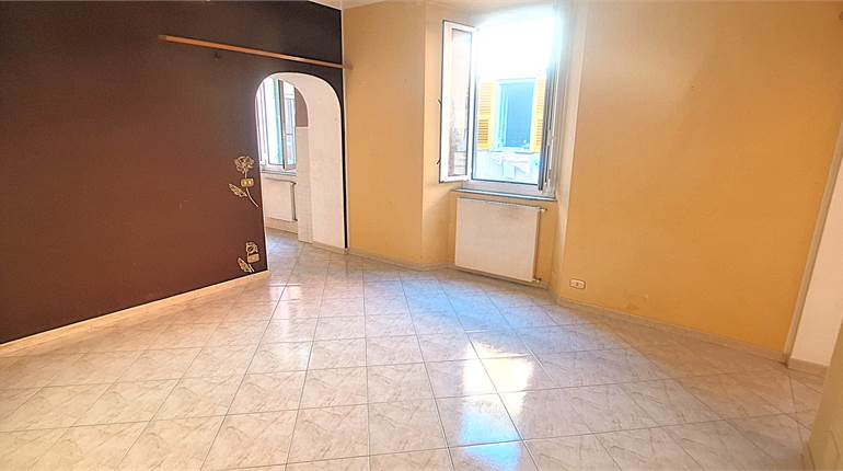 CAMPOMORONE, CHAMBRES 7 et 1/2 CHAUFFAGE AVEC BOX